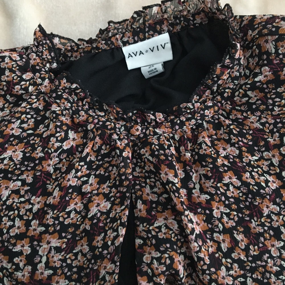 NWOT Ava & Viv blouse